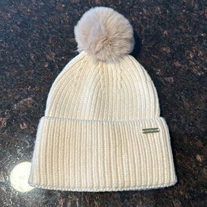 Cream colored Steve Madden Knit hat with beige Pom Pom